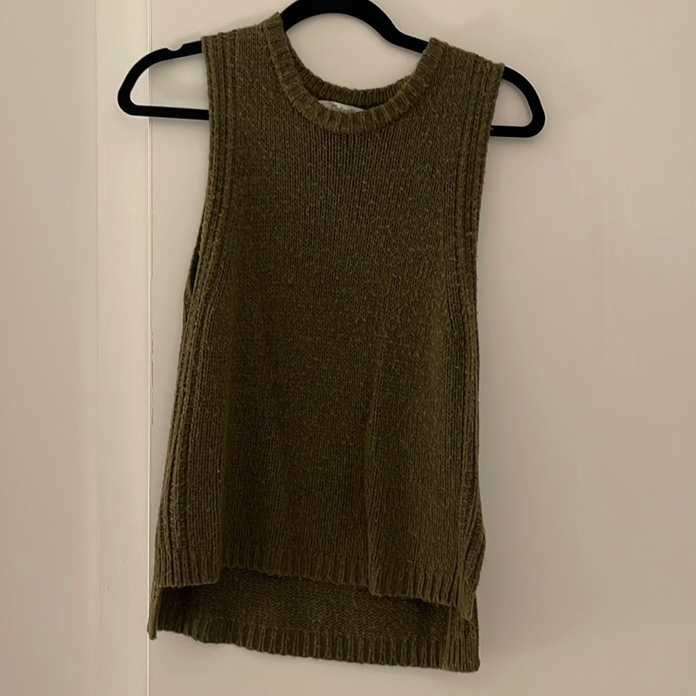 Madewell olive green sleeveless sweater